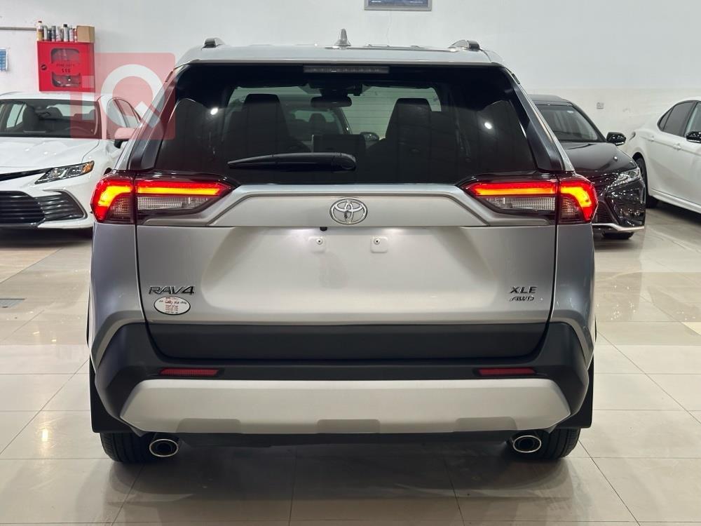 تۆیۆتا ڕاڤ 4